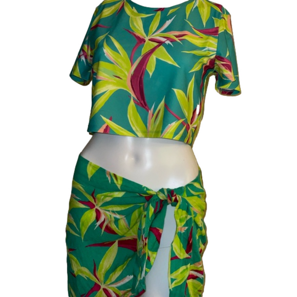 Old Navy 3-piece Swimsuit Rashguard Bikini sarong wrap floral print M NWT - Picture 2 of 6